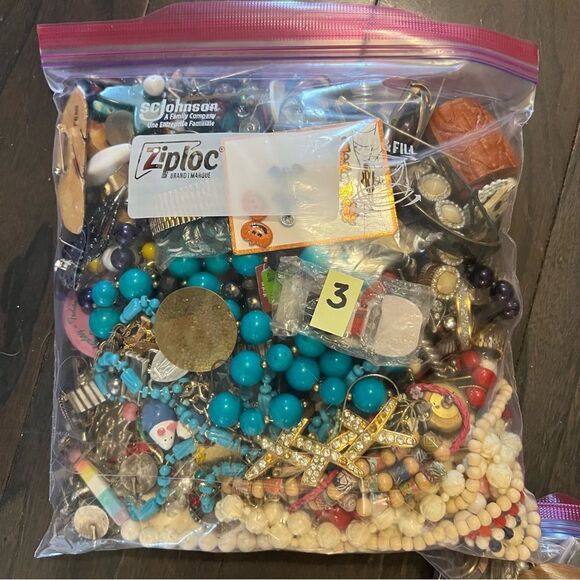 3 LB JUNK & CRAFT JEWELRY LOT - Picture 6 of 12